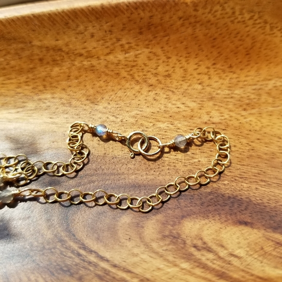 Labradorite bracelet with gold fill chain and - Picture 10 of 15